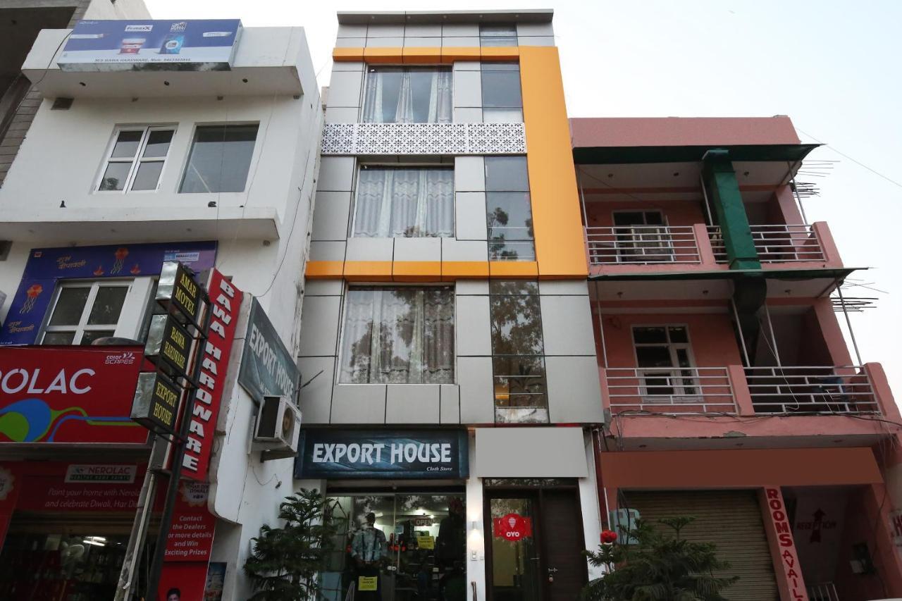 OYO 9732 Amar Motel Nayagaon Buitenkant foto