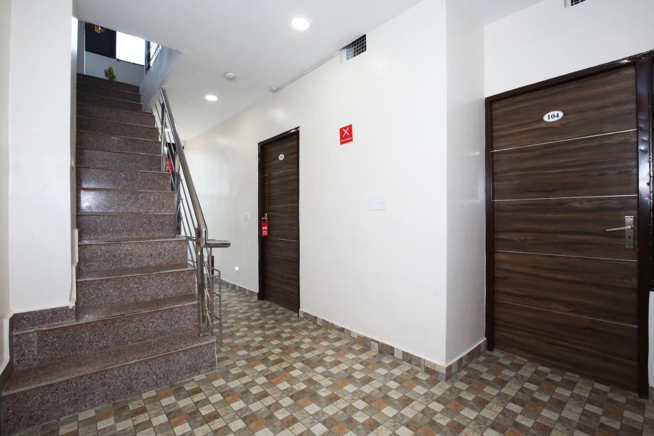 OYO 9732 Amar Motel Nayagaon Buitenkant foto
